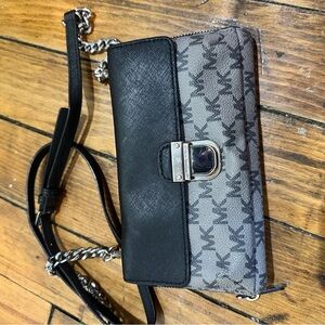 Micheal Kors cross body